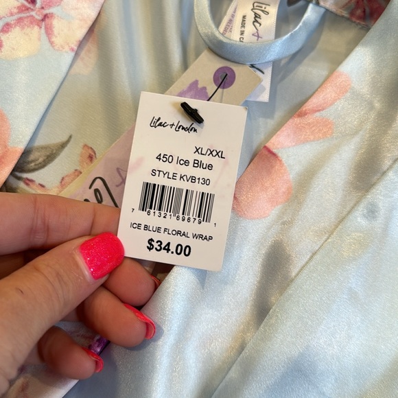 Lilac and London robe - Picture 4 of 7